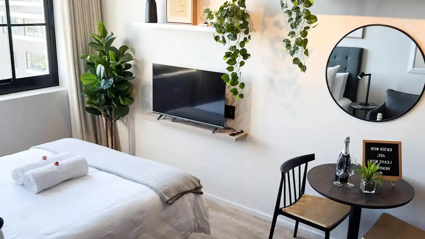 Apartment Luxury Tiny Home / Co_Living / City Views Cape Town